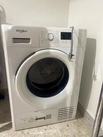 Whirlpool front-load drying machine - good working condition