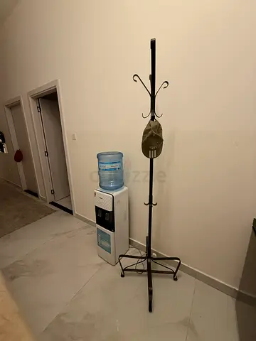 Metal coat stand / hat rack - sturdy freestanding hanger