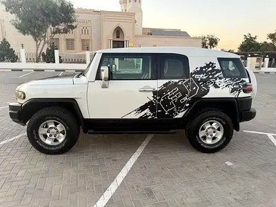 Toyota FJ Cruiser GXR 2010 GCC Specs