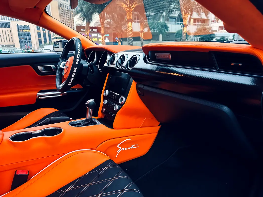 Ford Mustang 2021 — photo 1 of 19