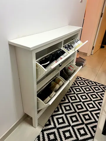 White Shoe Storage with 4 Pull-Out Drawers — Good Condition