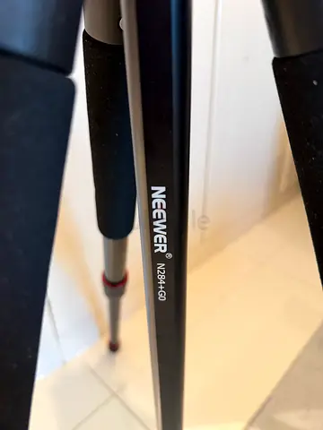 Neewer N284+G Camera Tripod / Monopod (Perfect Condition)