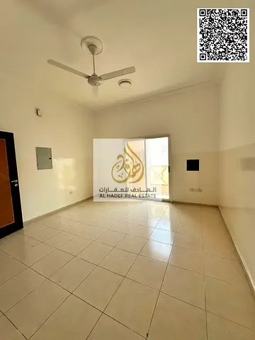 📌 للإيجار السنوي – شقة غرفتين وصالة منعزلة | 2 حمام | شارع الاتحاد | النعيمية | عائلات فقط | موقع مميز