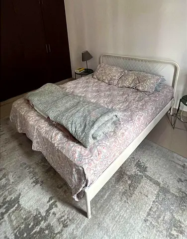 White Metal Double Bed king size Simple Design, Good Condition