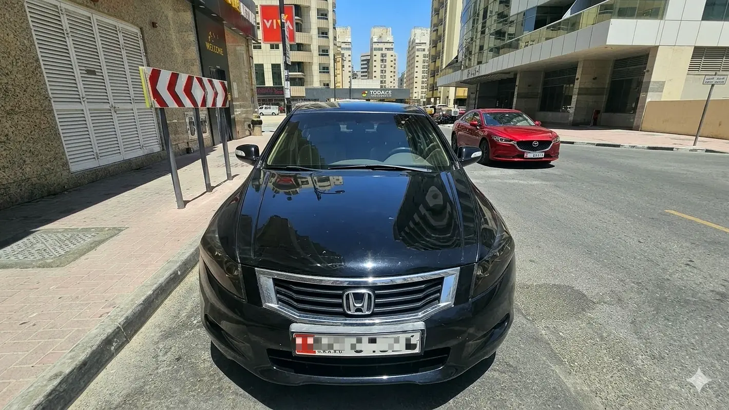 Honda Accord 2009 — photo 1 of 15