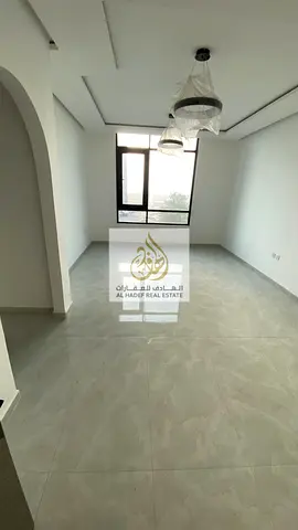 كورنيش عجمان مباشر قريب من دوار السفينه - اول ساكن - غرفه وصاله مع حمام و مطبخ مقفول - تشطيبات ممتازه جدا مساحات واسعة  - 38.000