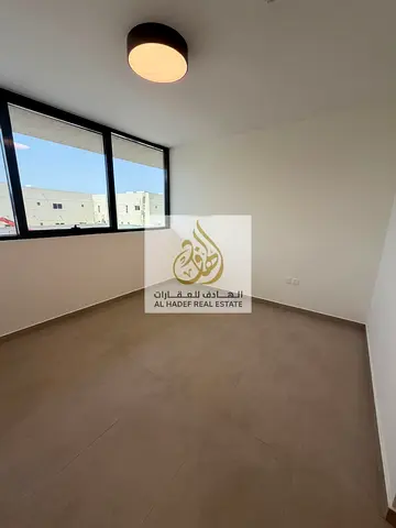 Al-Haliyo, on Sheikh Mohammed Bin Zayed Street, 3 bedrooms and a hall, duplex, first occupancy.