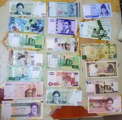 Collection of World Banknotes - Mixed Currency Lot