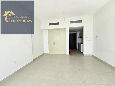 شقة فاخرة | إطلالة على المجمع السكني | وسط المدينة