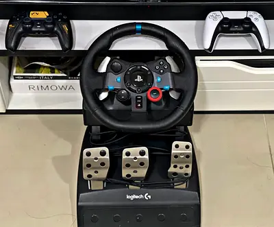 Logitech G29 Racing Wheel with Pedals (PlayStation Compatible) - Excellent Working Condition
