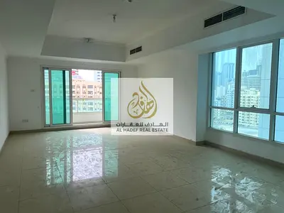 للإيجار في الشارقة – المجاز 2 | شقة غرفتين وصالة بالقرب من شرطة البحيرة | مسبح داخل التاور وباركنج للسيارة | الدفع على 4 أو 6 دفعات | سعر مميز 53 ألف