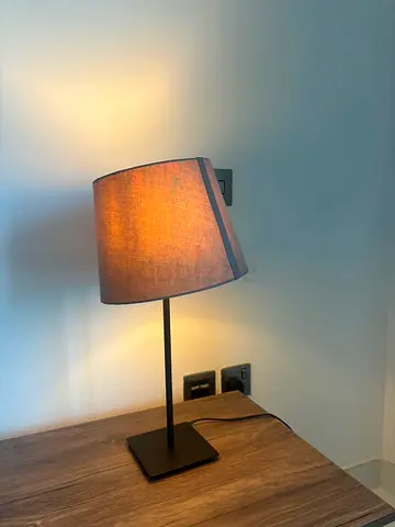 Table lamp