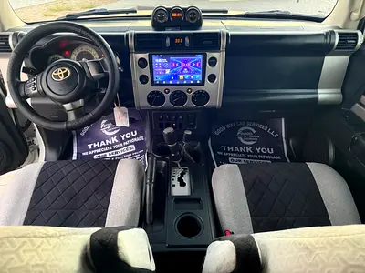 2010 Toyota FJ CRUISER photo 12