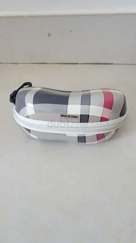 Small patterned hard sunglasses/eyeglasses zip case (lightly used)