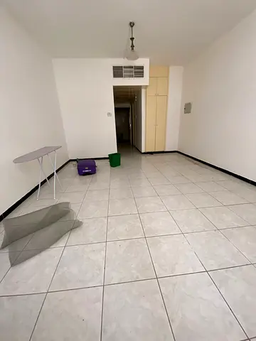 A distinctive studio for rent in a highly lively location on Jamal Abdul Nasser Street, one of the most important main streets in Sharjah. This locati