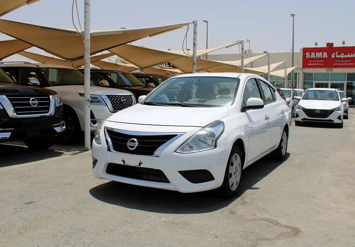 Nissan Sunny 2022 — photo 1 of 11