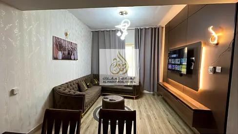 للبيع فرصة مميزة في إمارة عجمان – شقة غرفتين وصالة في منطقة الحميدية داخل أبراج الجاردن سيتي، تتميز بموقع حيوي وقريب من جميع الخدمات الأساسية مثل المد