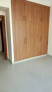 🛏️ Spacious Bedroom 🛋️ Comfortable Living Room 🚿 1 Bathroom ❄️ Central Air Conditio
