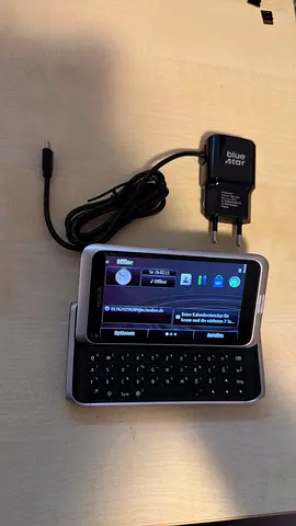 Nokia E7