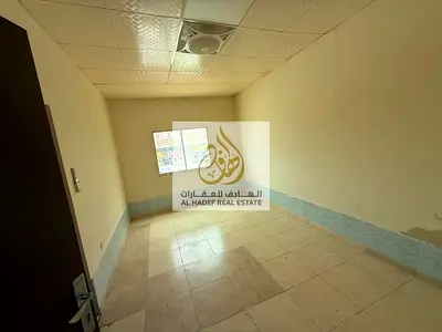 🏡✨ استديو للإيجار السنوي في المويهات 3 ✨🏡  فرصة ممتازة للسكن بسعر مميز جداً 🌟 استديو بمطبخ مفصول وتصميم عملي يوفر الراحة والخصوصية، في منطقة المويه