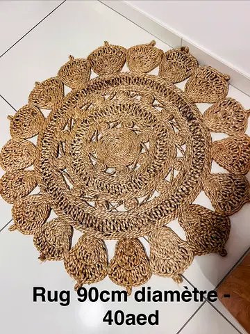 Handwoven Natural Jute Round Rug — 90 cm diameter