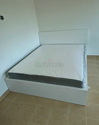 IKEA malam queen‑size bed (160 × 200 cm) with 2 storage drawers underneath and an IKEA mattress ✨