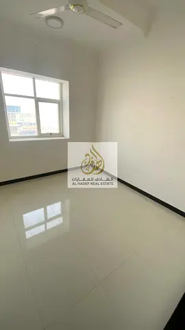 🏡✨ شقة غرفتين وصالة للإيجار في الروضة 2 – موقع مميز 🏢 تتوفر شقة مميزة للإيجار السنوي في منطقة الروضة 2، على شارع الشيخ عمار مباشرة 📍، بموقع حيوي وق
