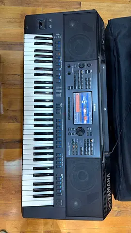 YAMAHA PSR SX700