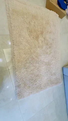 Beige Shaggy Area Rug - Good Condition 160*230