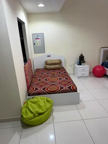 Executive bedspace next to souq Extra available