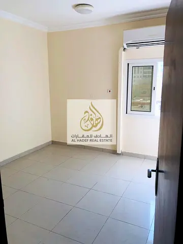 للإيجار السنوي في إمارة الشارقة منطقة النباعة شقة سكنية مميزة مكونة من غرفة وصالة مع 2 حمام داخل موقع حيوي وقريب من جميع الخدمات الأساسية والمرافق الي