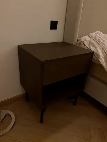 x2 Wooden bedside nightstands with single drawer