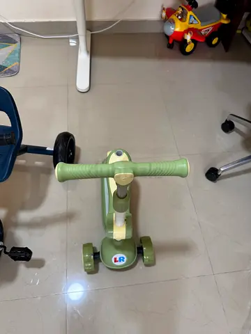 Scooter and tricycle