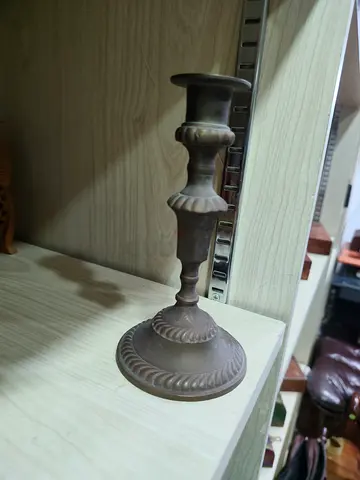 Vintage Brass Candle Holder — Solid Decorative Candlestick 15.5cm tall