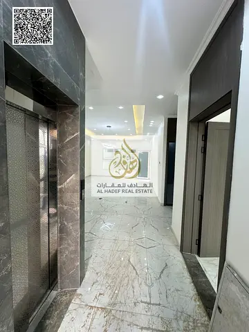 Luxury villa for annual rent, 3 floors, consisting of 5 master bedrooms and an internal elevator with high-end finishes