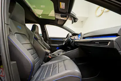 صورة 9 لـ 2023 Volkswagen GOLF R