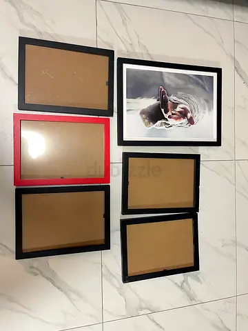 Set of 6 Picture Frames (Various Sizes) - Black  Red Frames