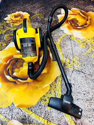 Vacuum Cleaner - Heavy duty - Karcher brand - VC3 plus