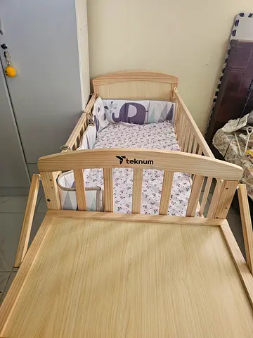 Lightwood Teknum Baby Bassinet / Cradle with Mattress and Bumpers