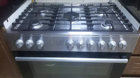 5 eyes oven  (excellent condition)