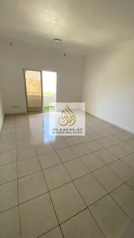 غرفة وصالة للإيجار في الراشدية 3 📍 شارع المرور بالقرب من أبراج عجمان ون ✨ مساحة كبيرة + بلكونة + خزائن بالحائط
