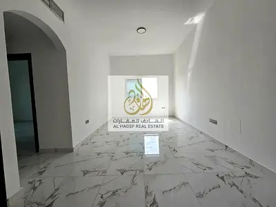 ايجارسنوي في عجمان منطقة الجرف2 جنب المدرسة وودلم الامريكية ومن المدرسة كوزموبوليتان الدولية الهندية البنايه عائلات غرفه وصاله بلكونه 2 حمام تكيف مركز
