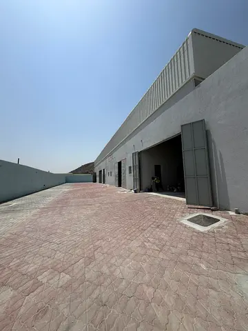 Spacious Warehouse with Three-Phase Power – Ideal for Storage  Workshops