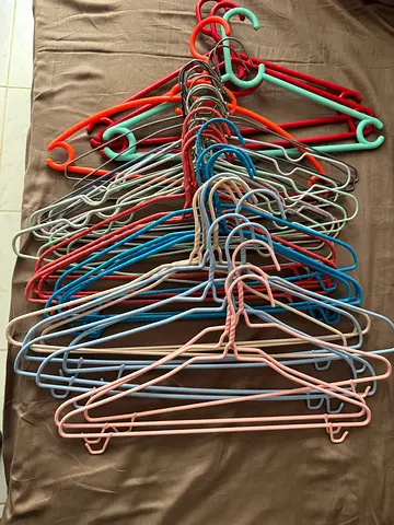 Assorted Hnagers