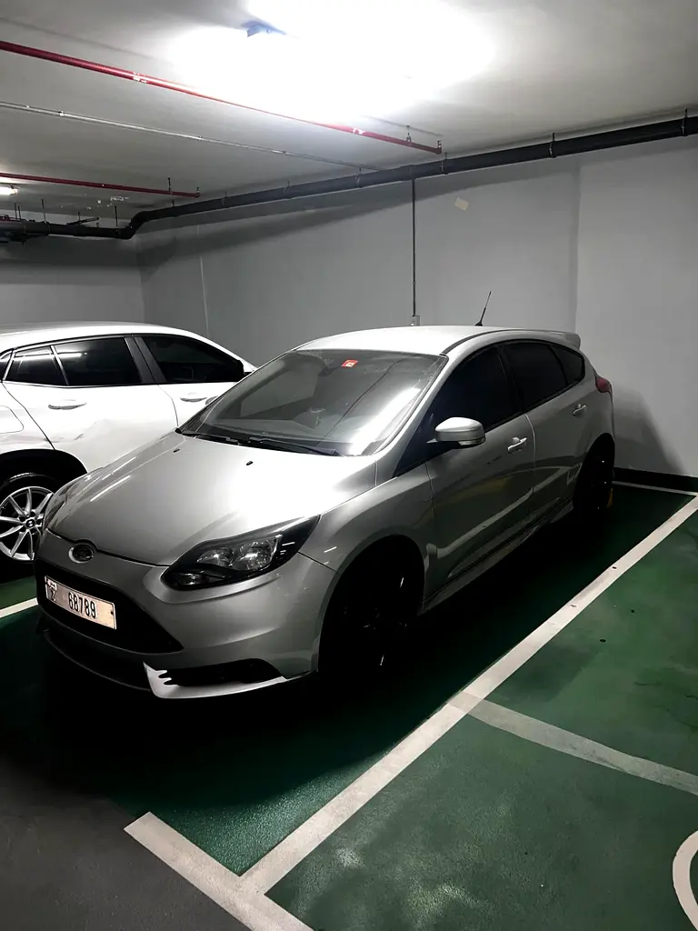 Ford Focus 2014 — photo 1 of 4