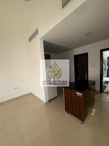 ✨ استوديو للإيجار في المويهات 3 ✨  فرصة مميزة للسكن في استوديو واسع ومريح بمنطقة المويهات 3، يتميز بتصميم عملي ومساحة ممتازة تناسب الأفراد الباحثين عن