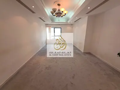 للإيجار السنوي في الشارقة – المجاز 3 | شقة غرفتين وصالة مع 3 حمامات ومساحات واسعة | صيانة مجانية | الدفع على 4 أو 6 دفعات | موقع مميز قريب من بحيرة خا