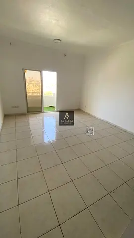 Wardrobes, balcony, close to bus station and all services, special price