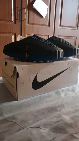 Nike minds 001 slides