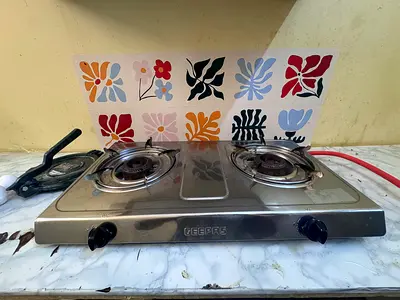 Geepas 2-Burner Stainless Steel Gas Stove - Good Working Condition